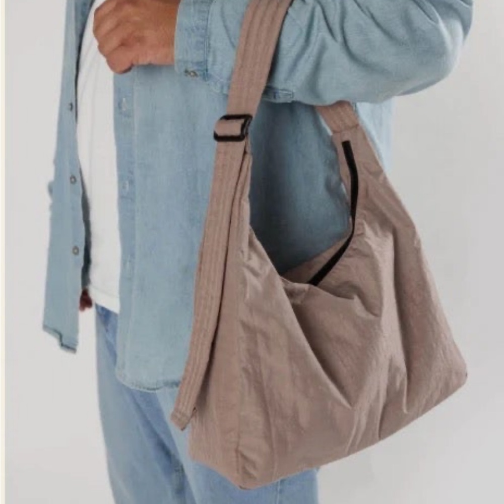 BAGGU Taupe Nylon Shoulder Bag